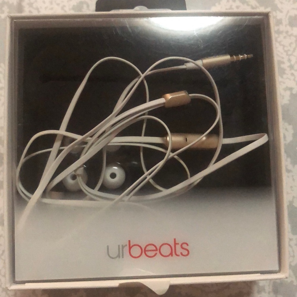Ur beats by Dr. Dre